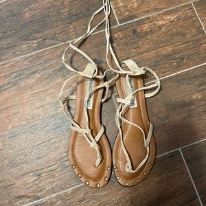 Madden Girl Wrap Up Sandals Size 7